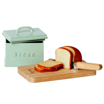 Brødkasse m. brød og tilbehør
